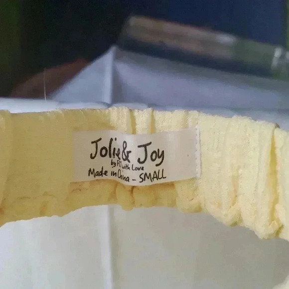 ☆☆☆Mini white skirt with yellow top - Picture 11 of 11